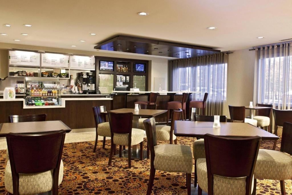 Courtyard Stewart Airport Hotel 3*