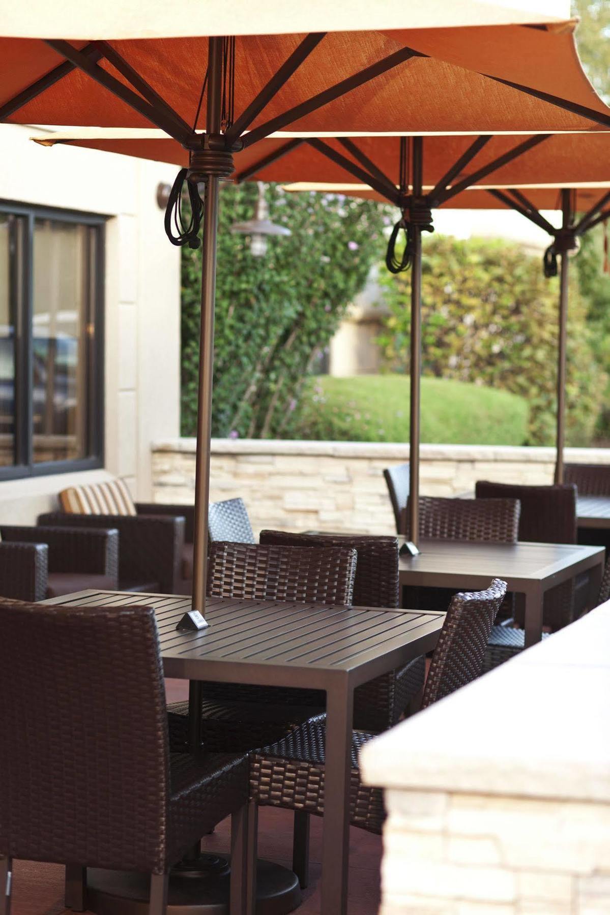 Courtyard Stewart Airport 3* Newburgh